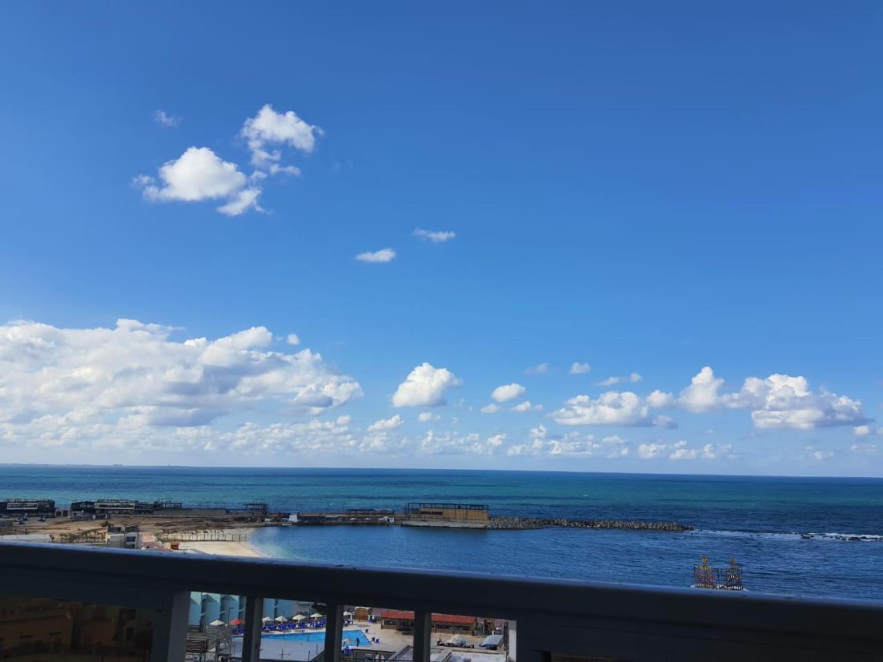 Square فندقية مكيفة باطلالة علي البحر Alexandria