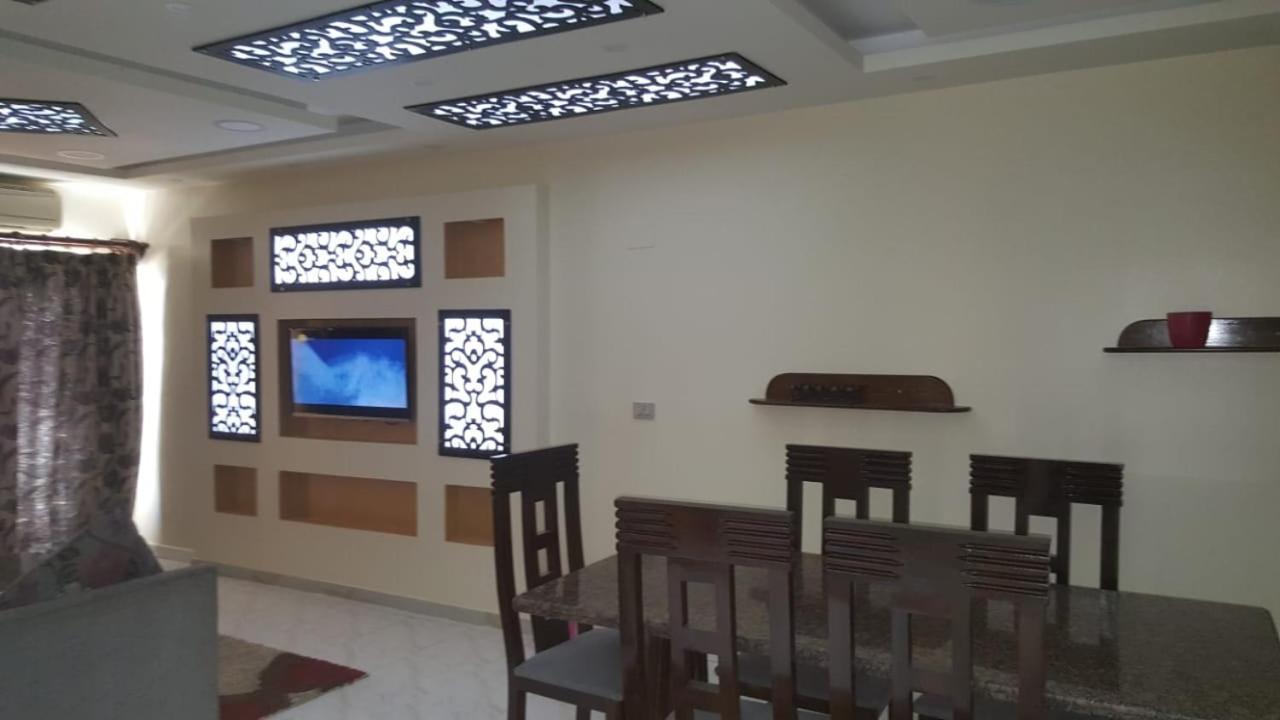 Square فندقية مكيفة باطلالة علي البحر